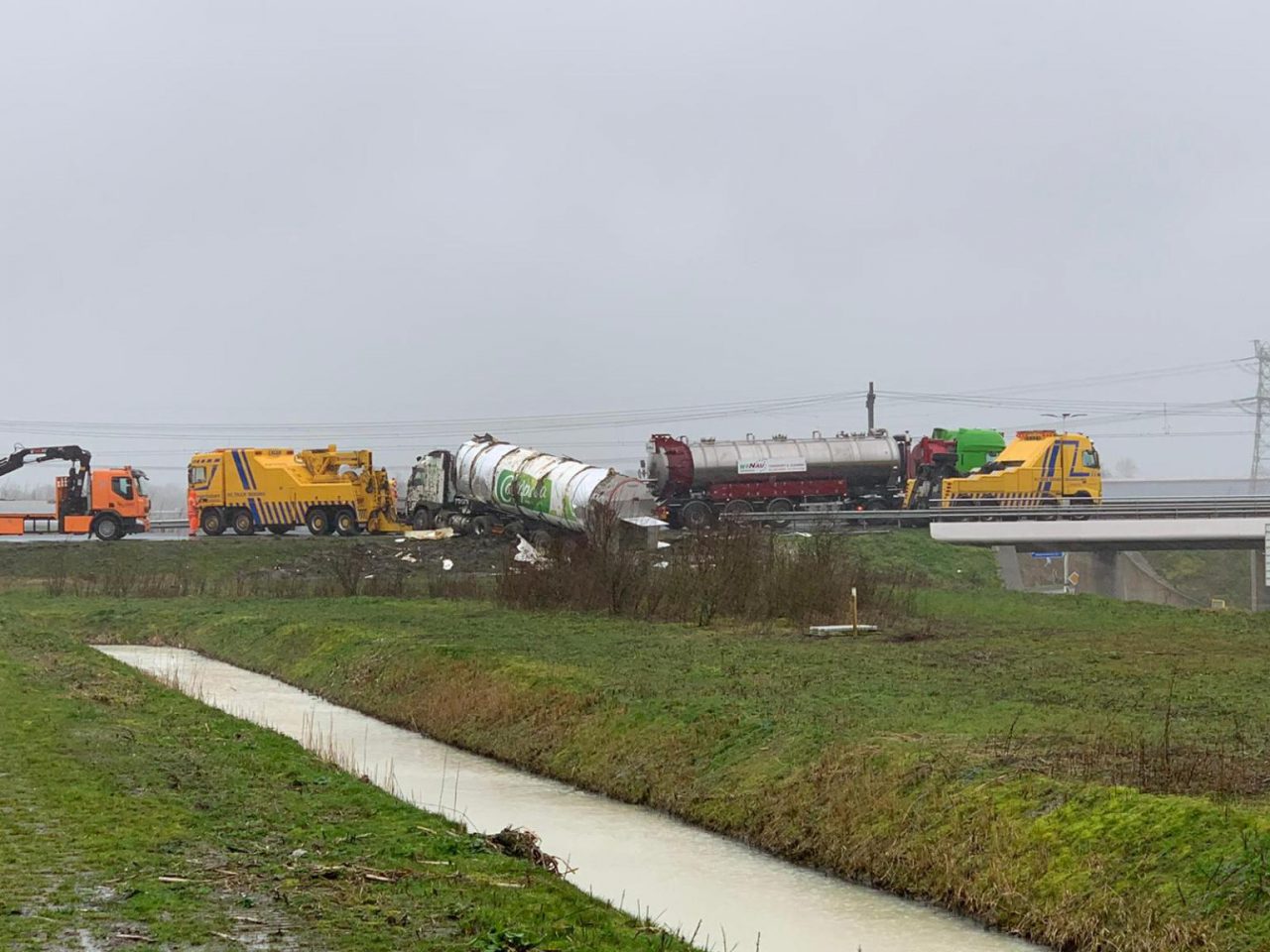 calamiteitenservice bij ongeluk op de A32